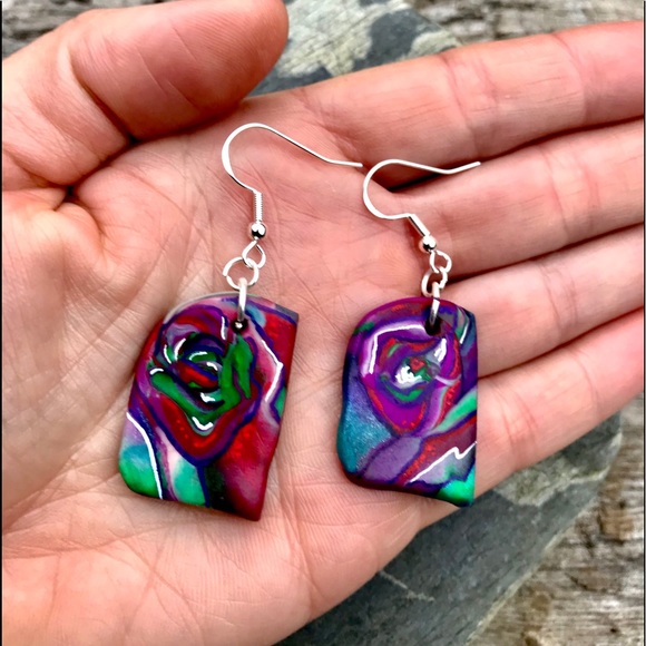 Purple Roses- Hand painted earrings - Picture 2 of 8